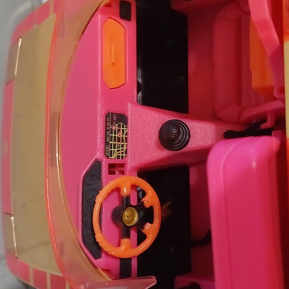 LOL OMG Surprise Car-Pool Coupe, Surprise Pool & Dance Floor; Pink and Gold, 15" - Picture 13 of 16